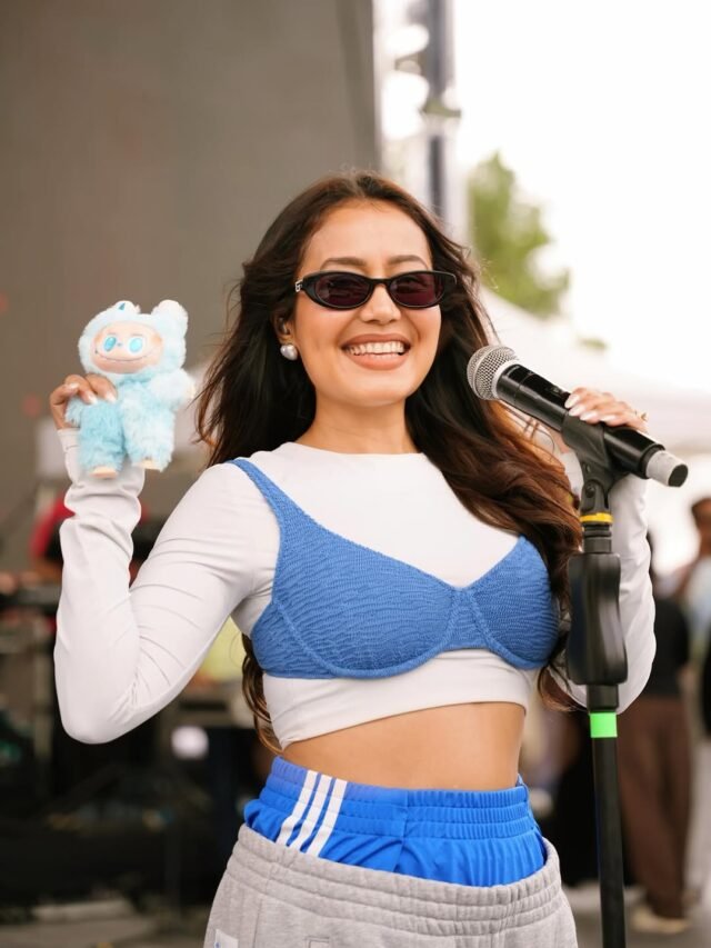 Neha Kakkar के ब्रा लुक ने मचाया बवाल, College Show में हुईं ट्रोलिंग का शिकार